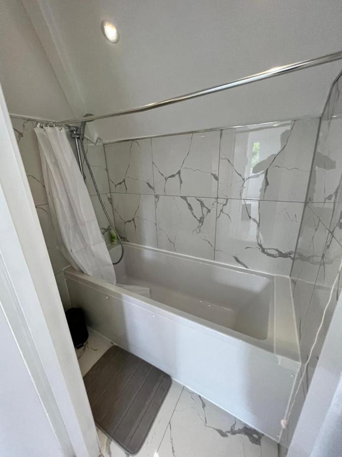 Lovely 2 Bedroom Flat With Roof Terrace In London Nw6 Exteriör bild